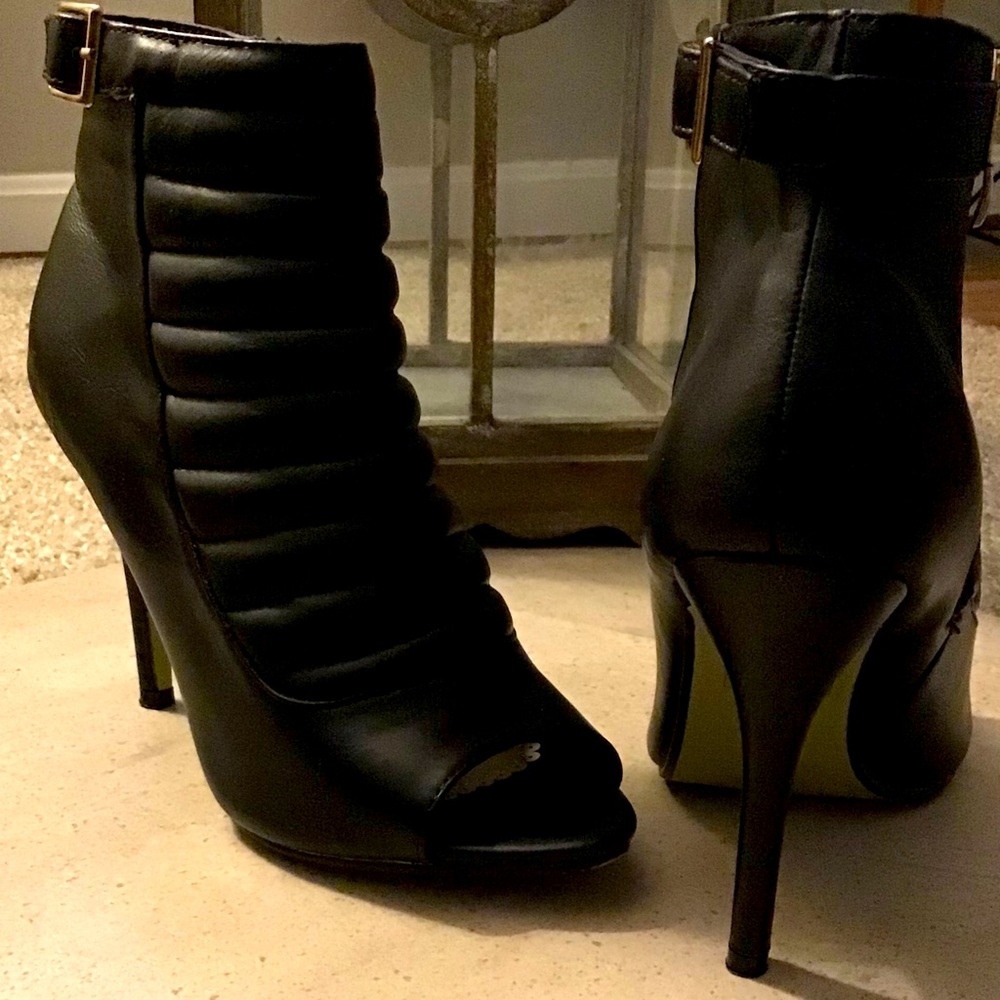 Heel ankle boots